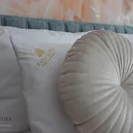 Grand Promenade 아파트
